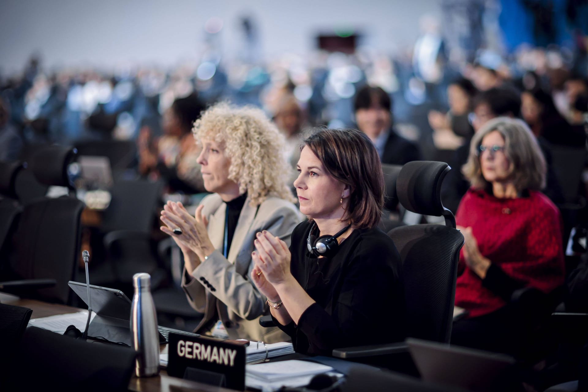 Michaela Koschak erklärt, wie realistisch die Ziele der Klimakonferenz sind.