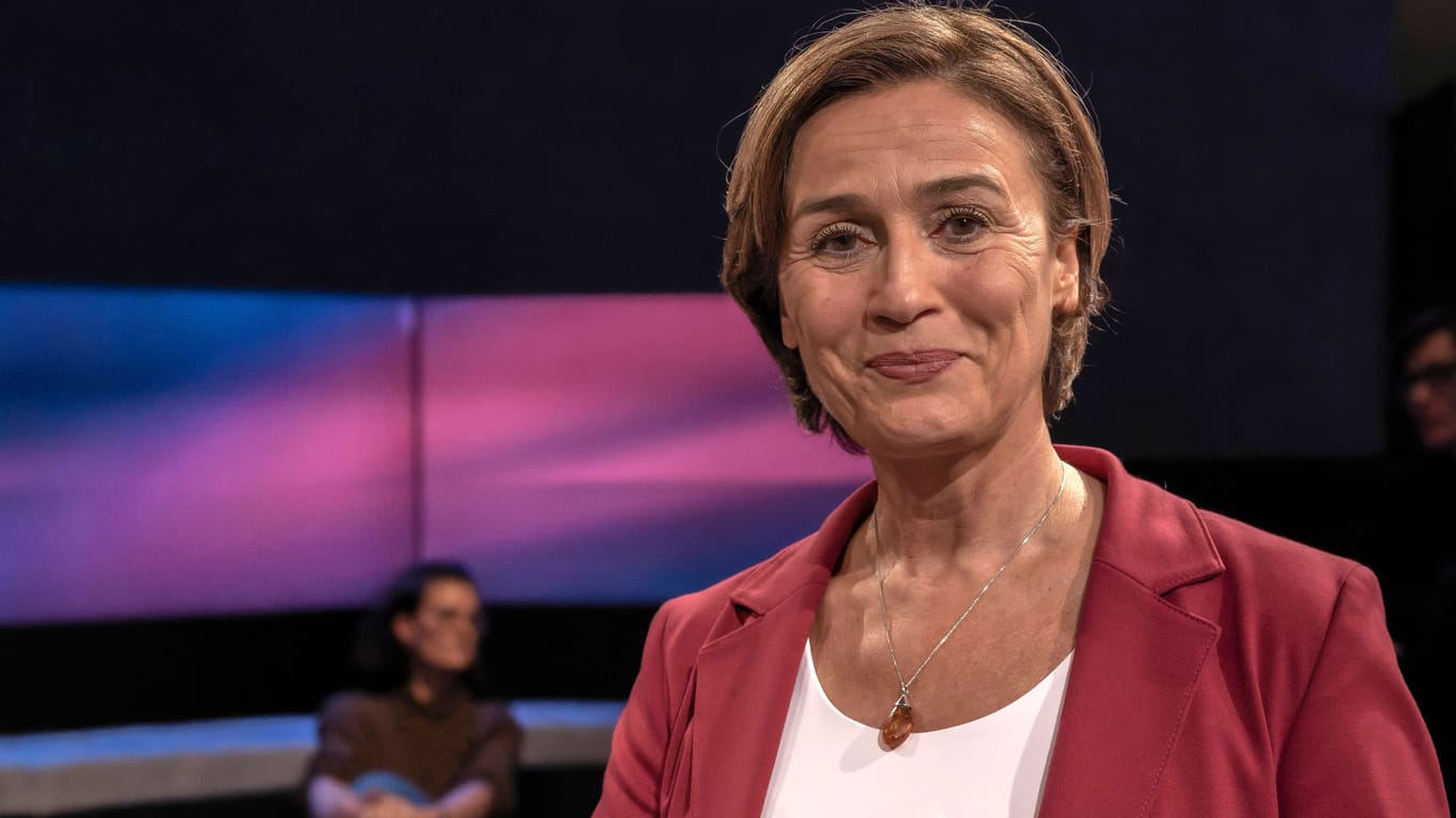 Sandra Maischberger: Sie begrüßt zweimal wöchentlich im Ersten zum Talk.