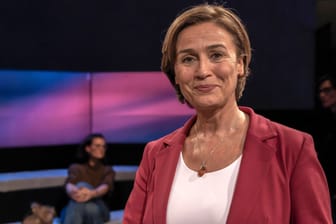 Sandra Maischberger: Sie begrüßt zweimal wöchentlich im Ersten zum Talk.