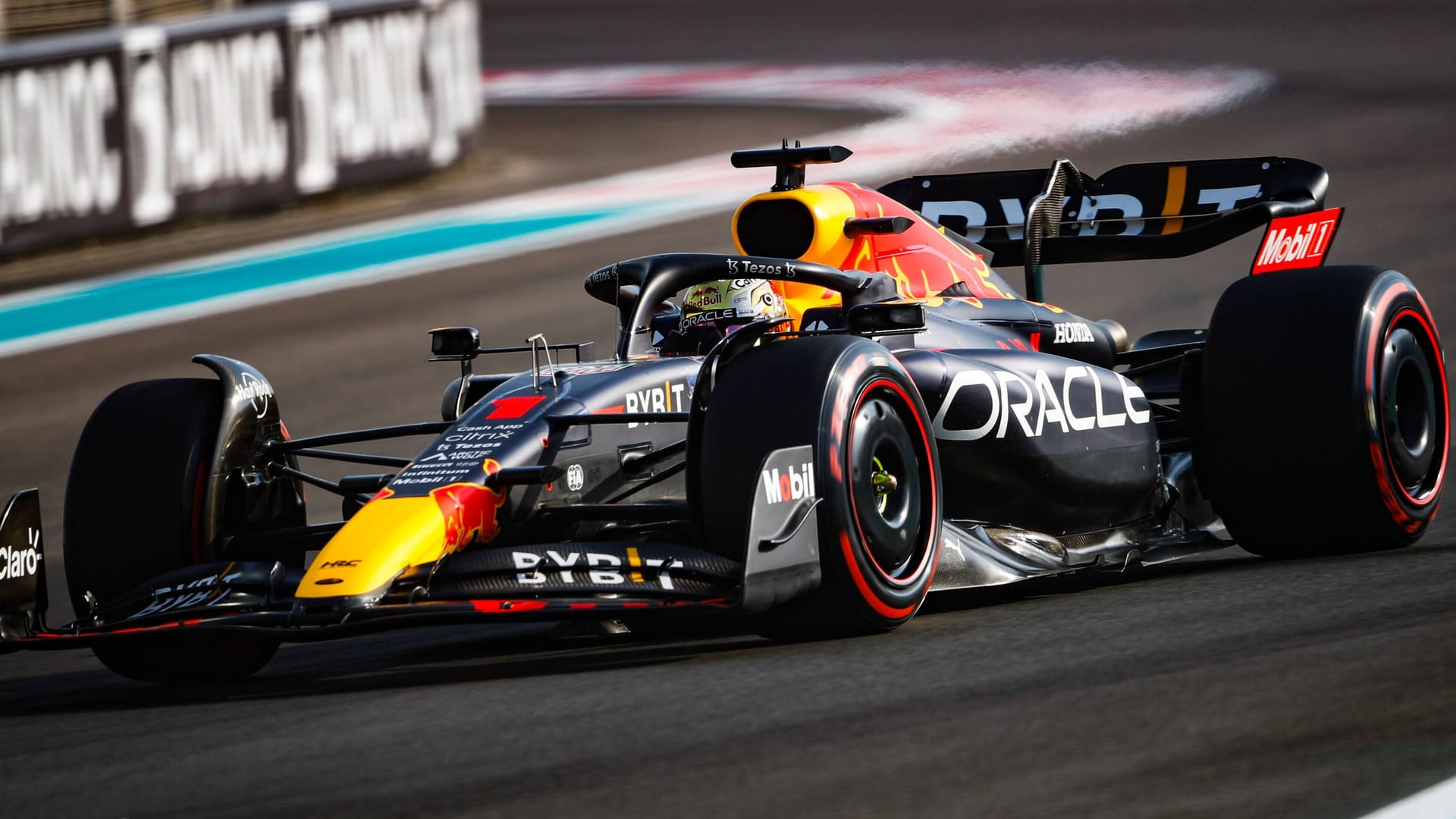 Wieder einmal vorneweg: Max Verstappen auf der Strecke in Abu Dhabi.