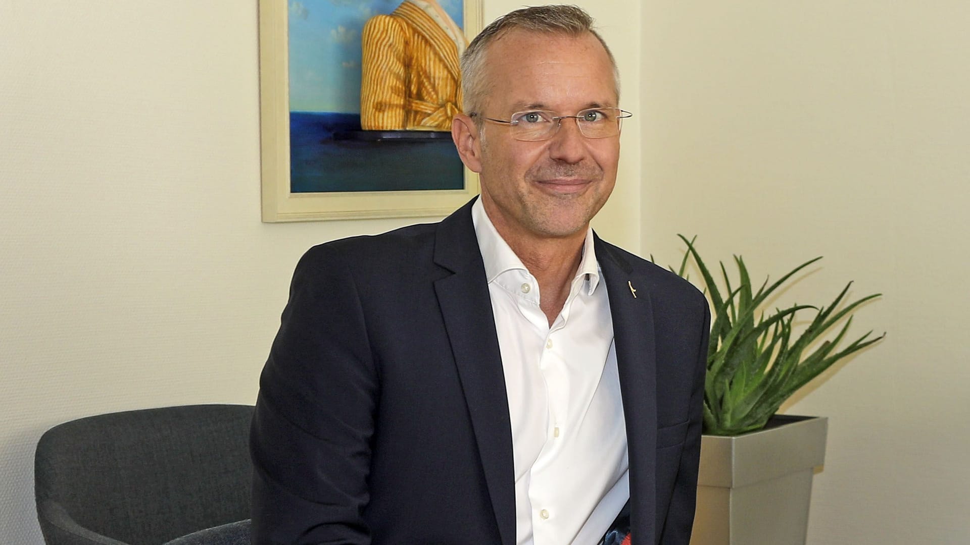 Nikolas Häckel: Bürgermeister der Gemeinde Sylt. Nikolas Häckel: Bürgermeister der Gemeinde Sylt.