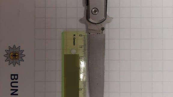 Ein Einhandmesser: Die Polizei stellte die Waffe sicher.