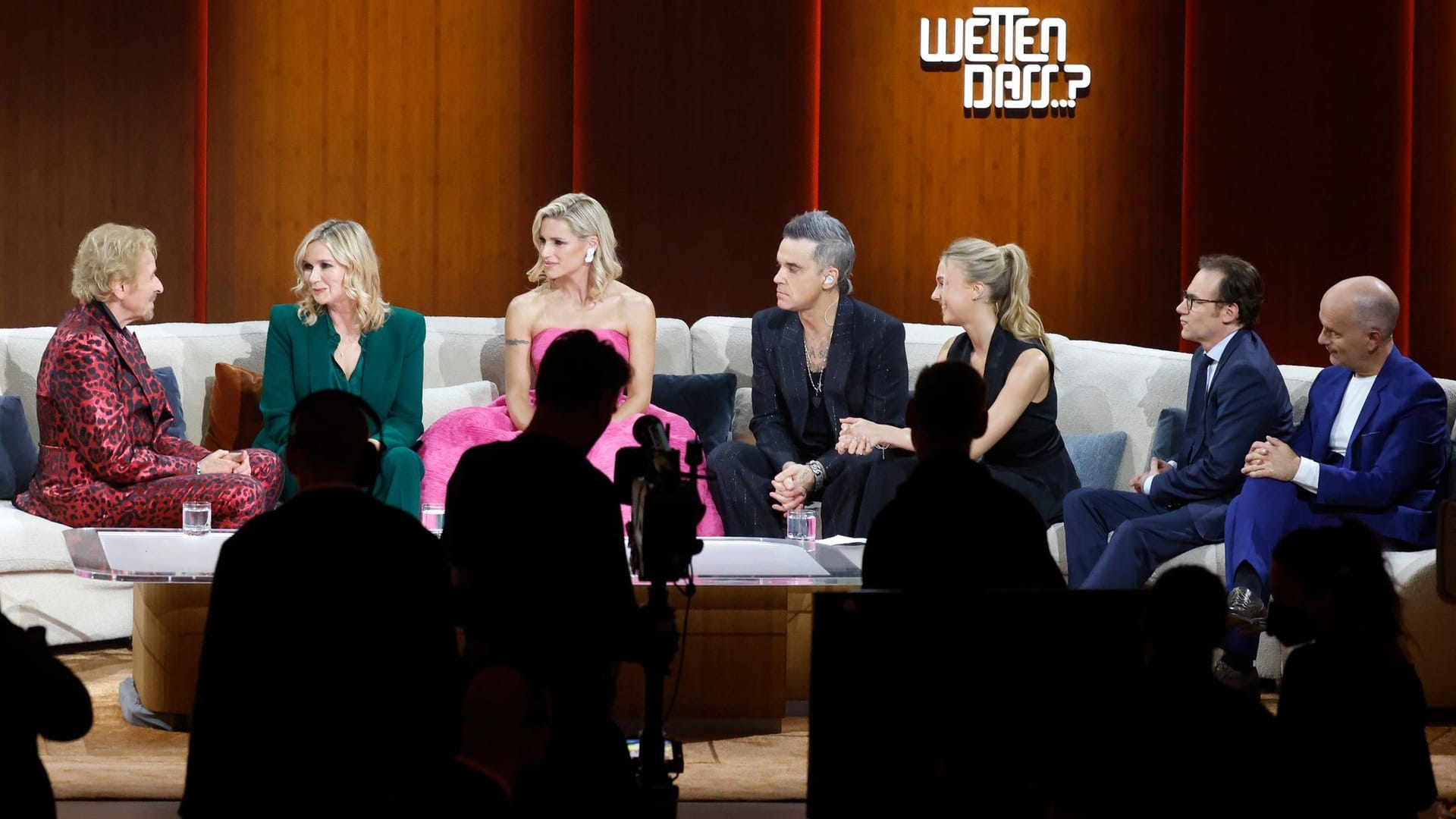 Die Gäste bei "Wetten, dass..?": Veronica Ferres, Robbie Williams, Lilly Krug, Michael "Bully" Herbig und Christoph Maria Herbst.