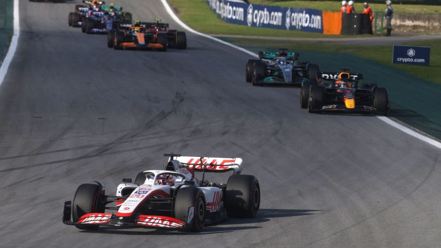 Formel1 in Brasilien: Sprint-Krimi! Russell düpiert Verstappen – Mick stark