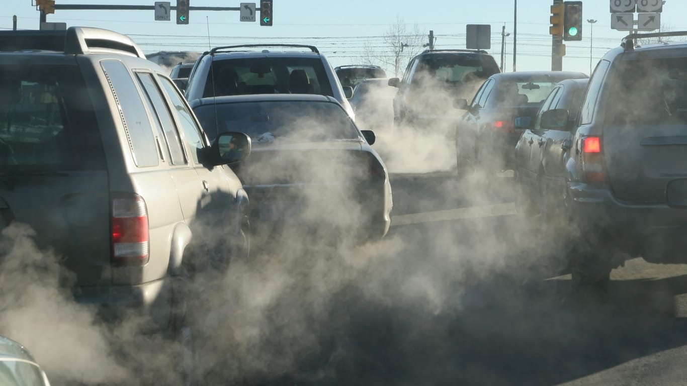 Risiko für Mensch und Natur: Schadstoffe wie Feinstaub und Stickoxide gefährden nicht nur die Umwelt, sondern auch Menschenleben.