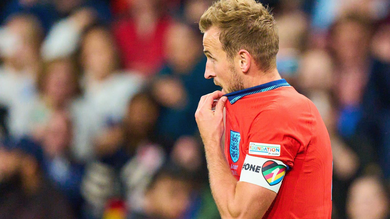 England-Kapitän Harry Kane: Die "One Love"-Binde wird an seinem Arm bei der WM nicht zu sehen sein.