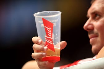 Ein Bier der Marke "Budweiser": Der Hersteller ist einer der Sponsoren der WM in Katar.