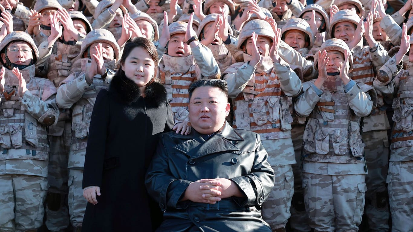 Kim Jong Un und seine Tochter: Baut der Diktator seine Nachfolgerin auf?