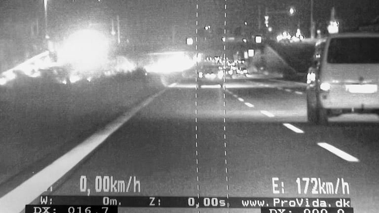 Das Blitzerfoto der Polizei: Ein Mann war in Berlin deutlich zu schnell unterwegs.