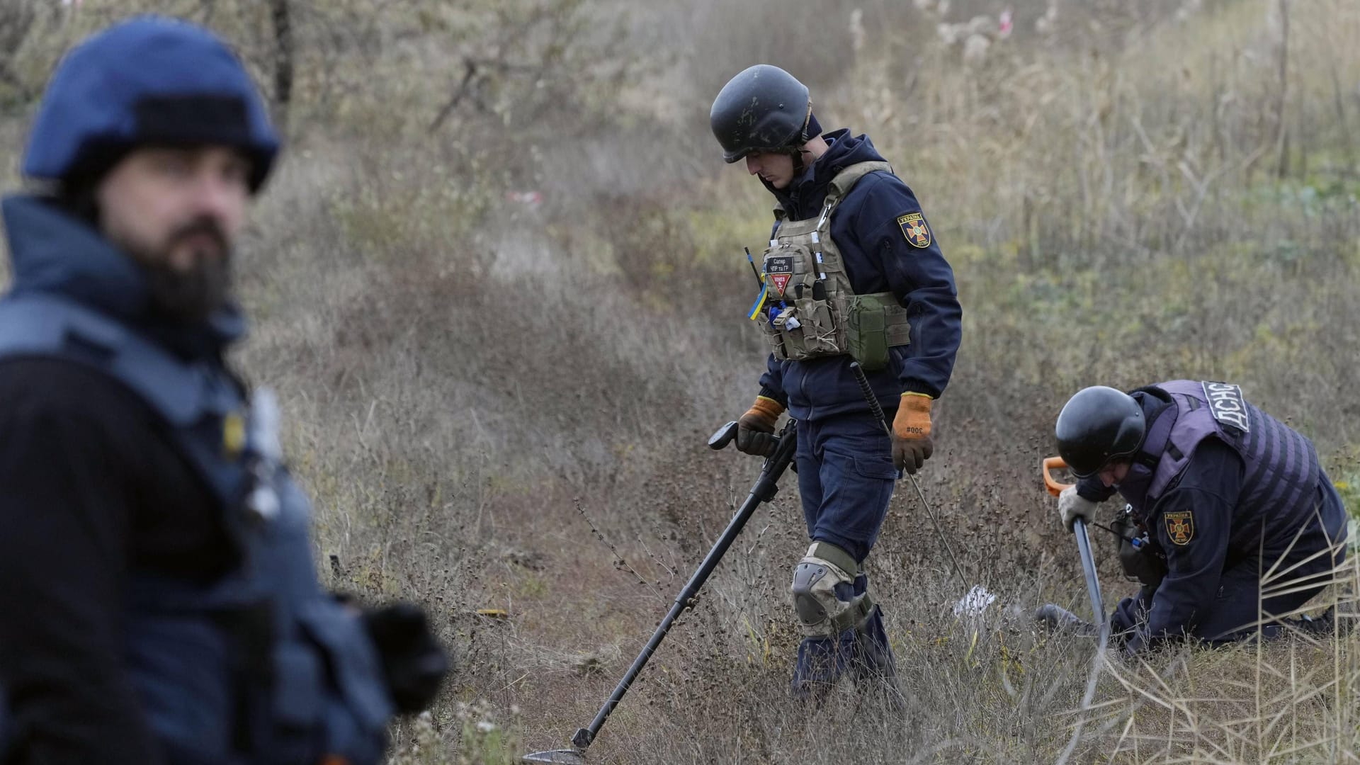 Ukrainische Minenräume in der Region Cherson. Einige Spezialisten sind bereits bei der Beseitigung der Sprengkörper ums Leben gekommen.