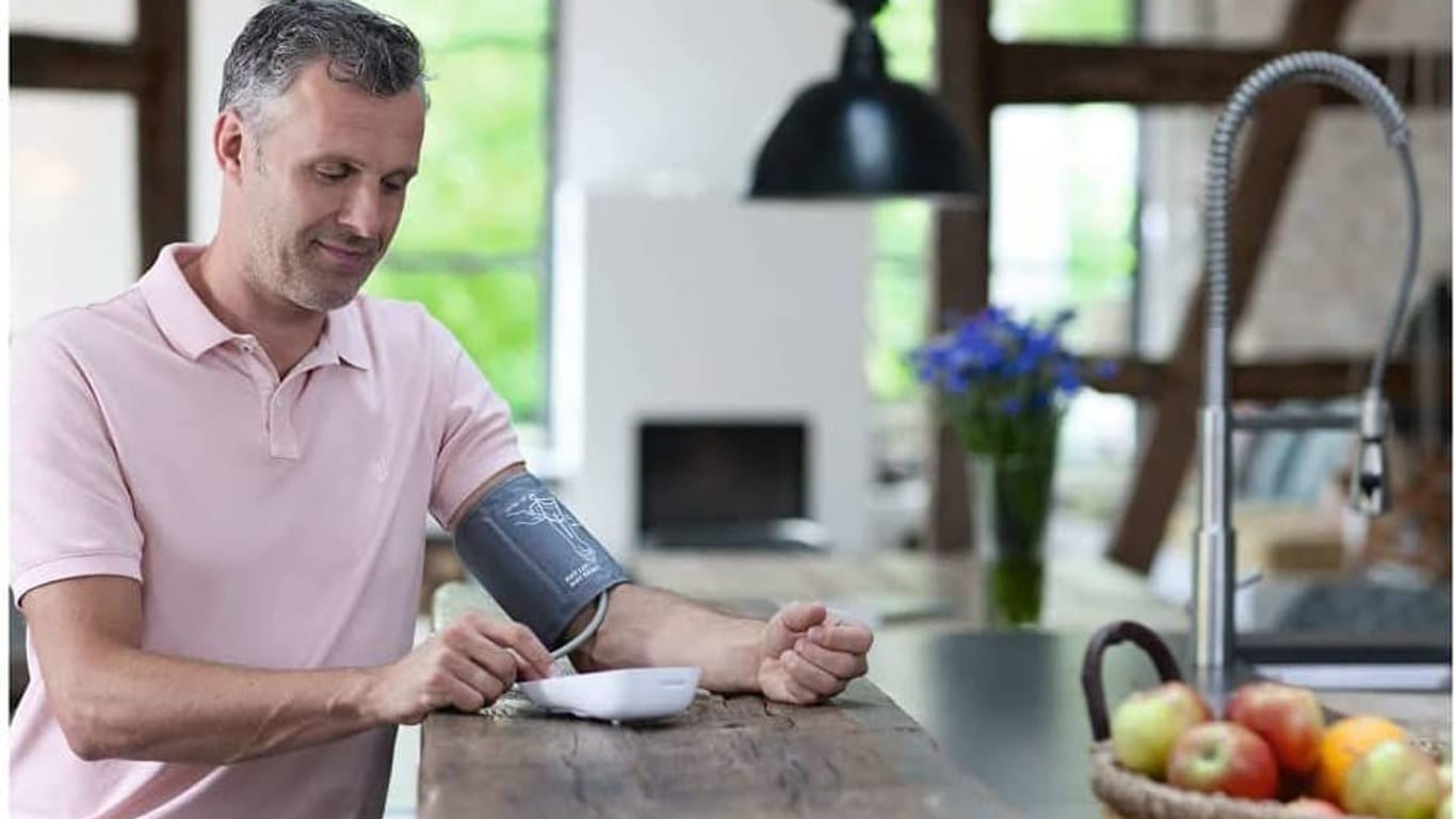 Amazon reduziert Gesundheitsprodukte von Medisana. Darunter ein Blutdruckmessgerät, ein Tens-Gerät und ein Wärmeunterbett.