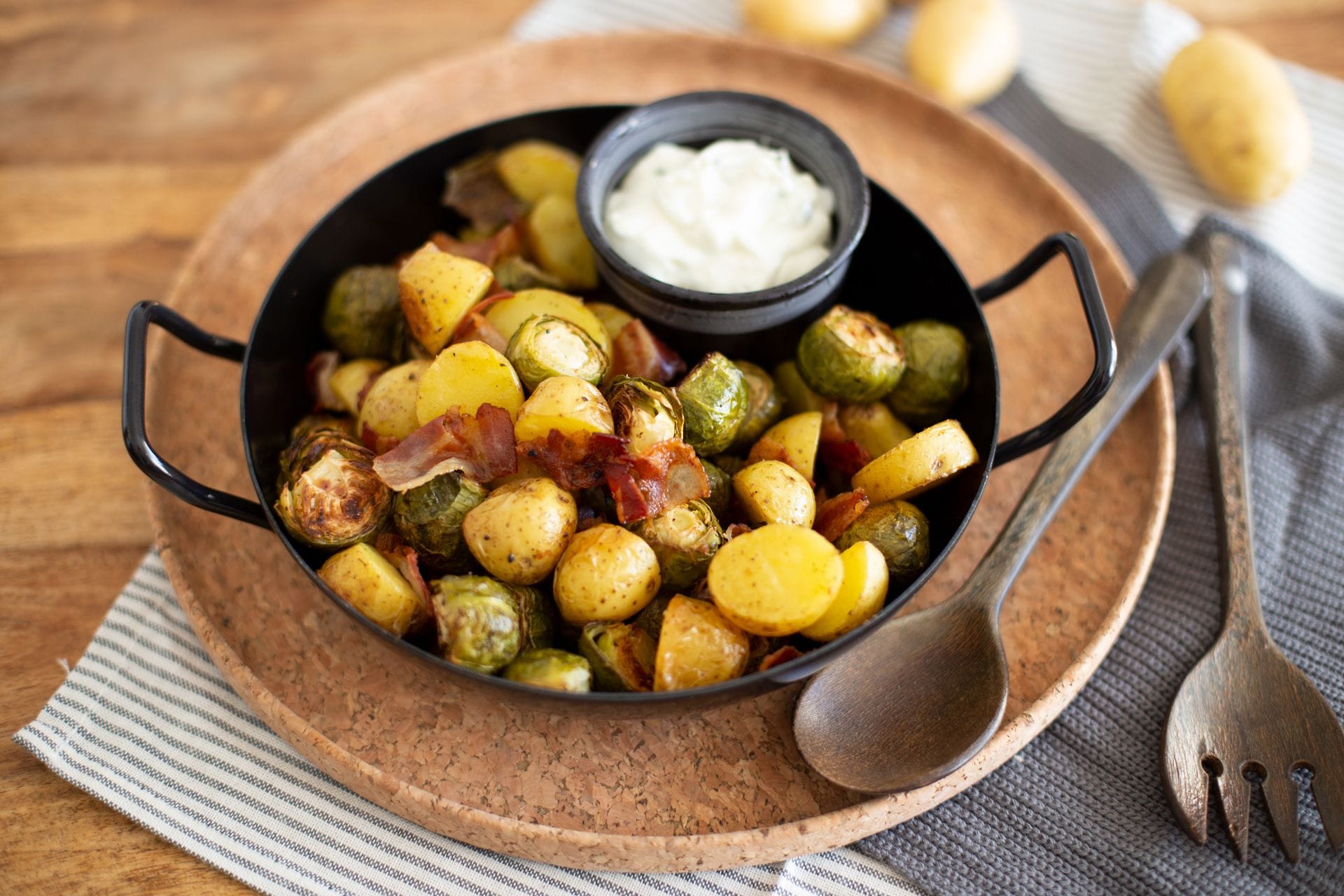 Rosenkohl-Pfanne: Mit Kartoffeln und Speck ist sie schön sättigend.