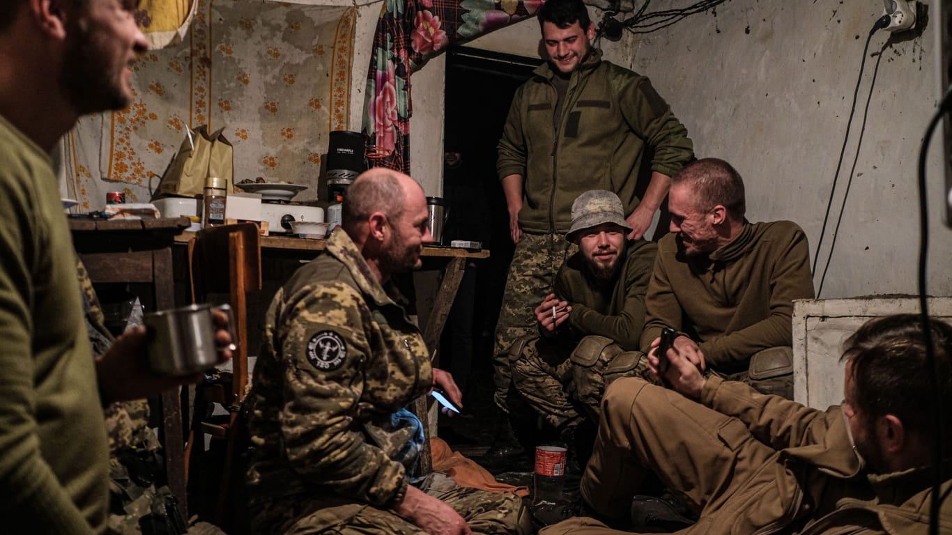 Spezialkräfte des 130. Bataillons in ihrer Unterkunft im Gebiet Charkiw.