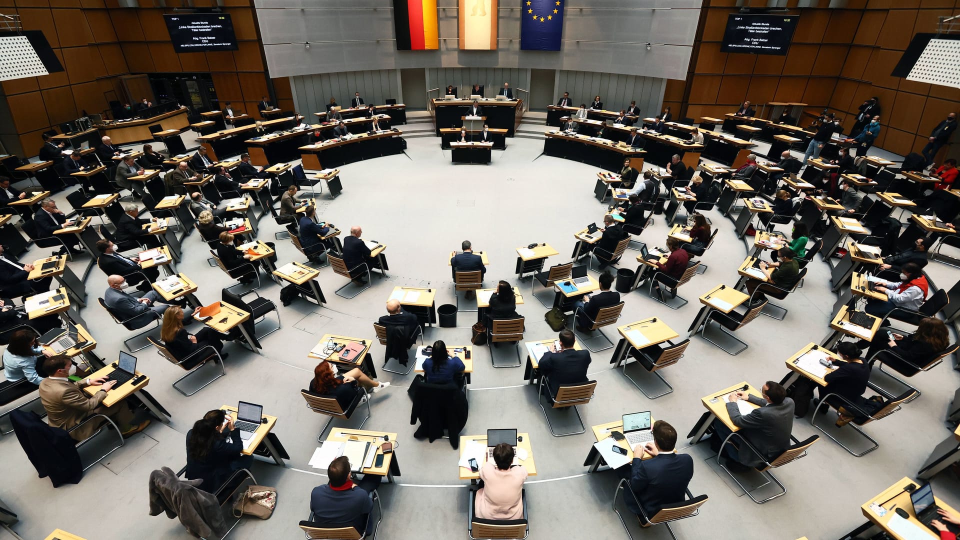 Plenarsaal im Berliner Senat (Archivbild): Rettungskräfte beklagen Überforderung, doch bekommen keine helfende Entlastung vom Senat. Plenarsaal im Berliner Senat (Archivbild): Rettungskräfte beklagen Überforderung, doch bekommen keine helfende Entlastung vom Senat.