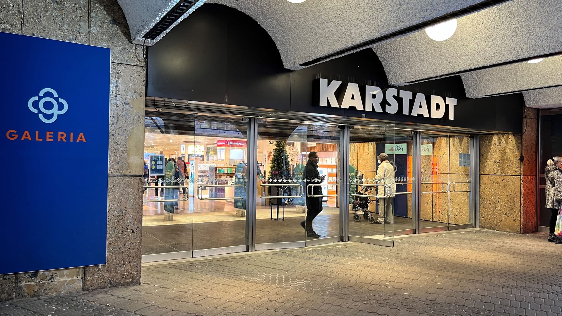 Die Karstadt-Filiale in der Nürnberger Innenstadt steht auf der Kippe.