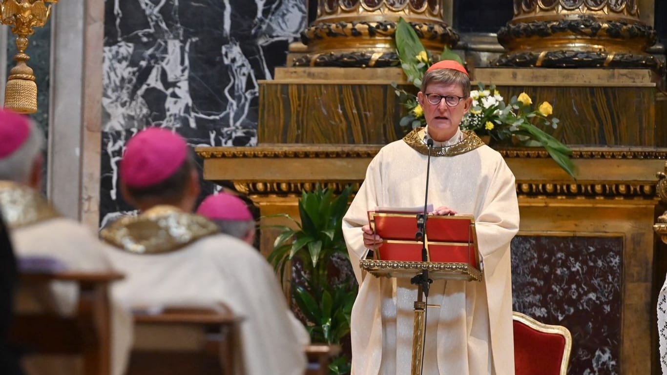 Kölns Erzbischof Kardinal Rainer Maria Woelki bei einer Predigt: Die deutschen Bischöfe waren für eine Woche in Rom.