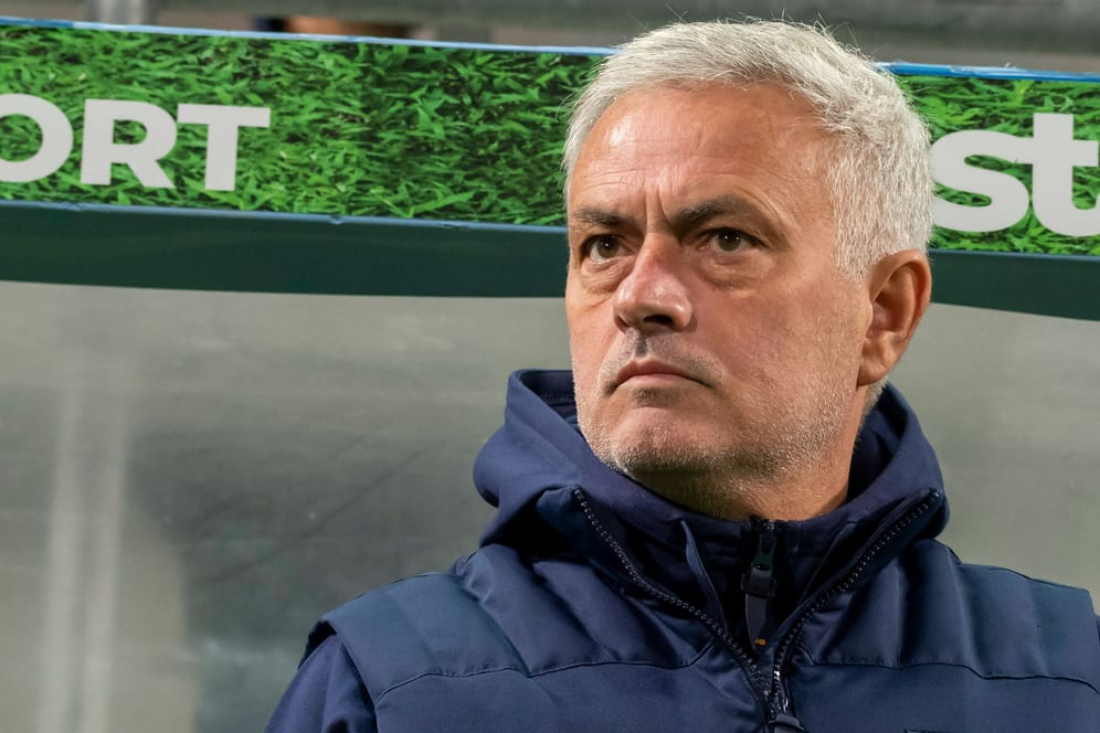 José Mourinho: Der Trainer der AS Rom teilte im Interview gegen einen seiner Profis aus.
