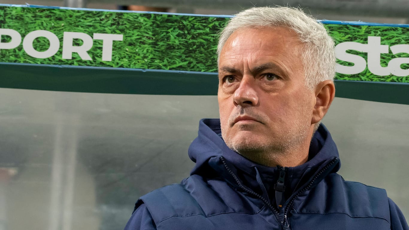 José Mourinho: Der Trainer der AS Rom teilte im Interview gegen einen seiner Profis aus.