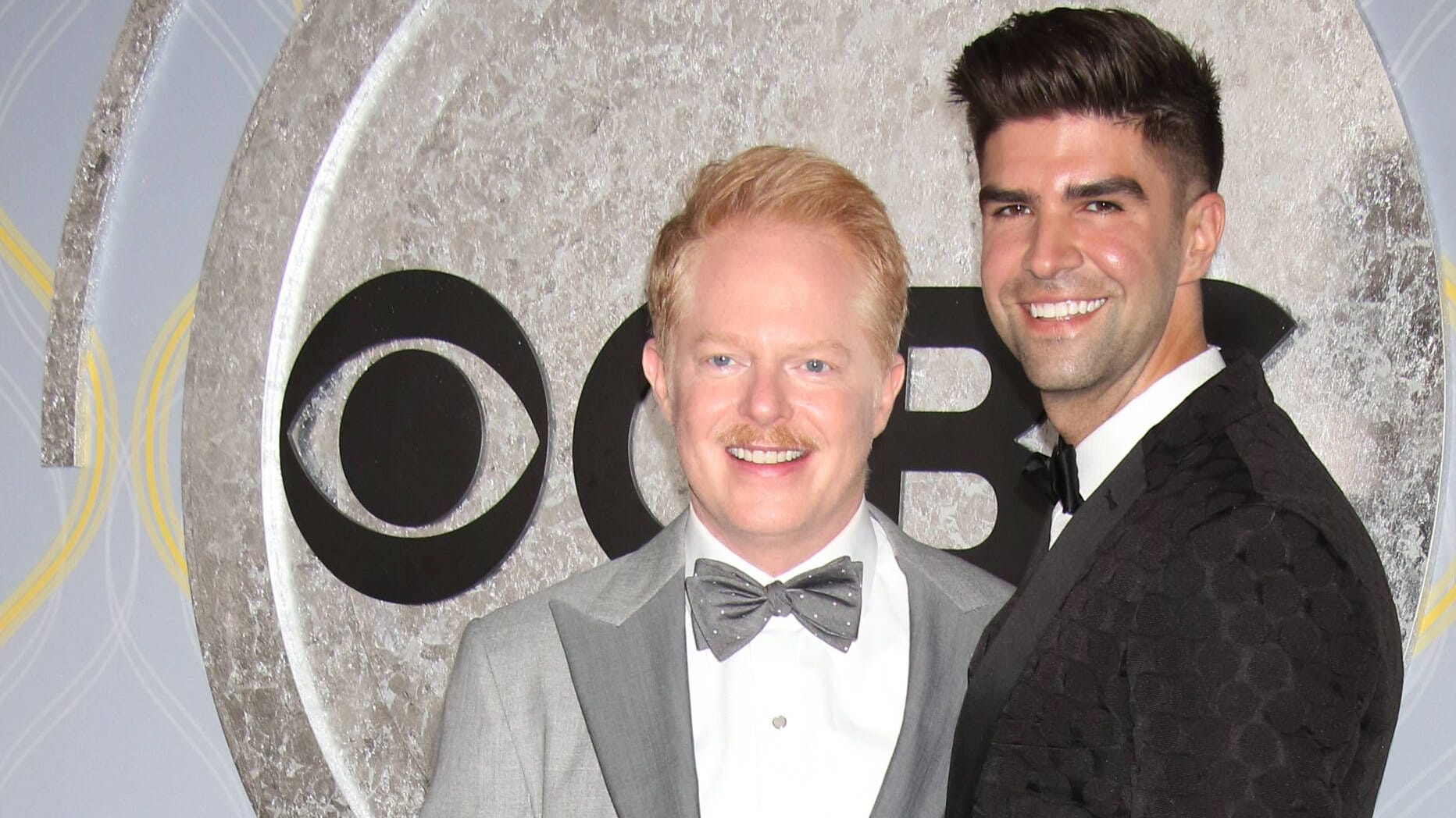 Jesse Tyler Ferguson und Justin Mikita: Das Ehepaar freut sich über Nachwuchs.