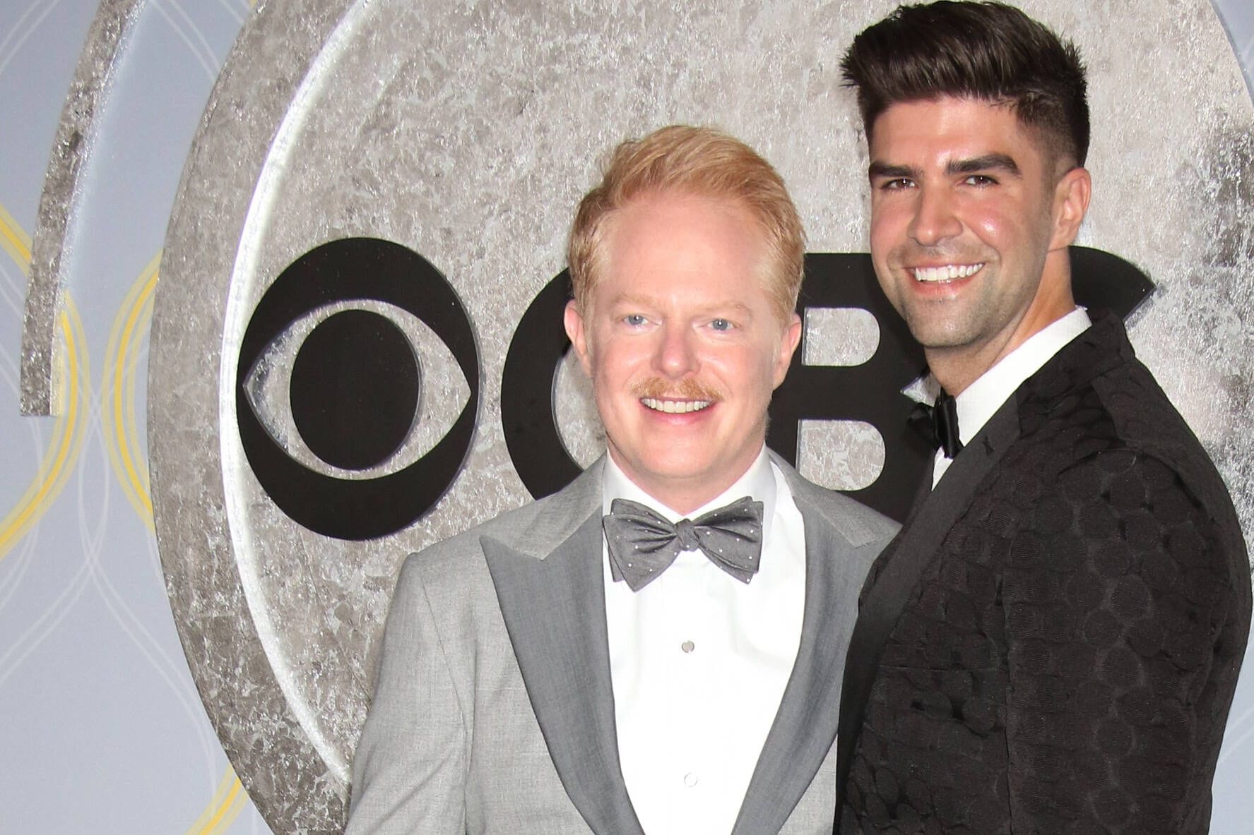 Jesse Tyler Ferguson und Justin Mikita: Das Ehepaar freut sich über Nachwuchs.