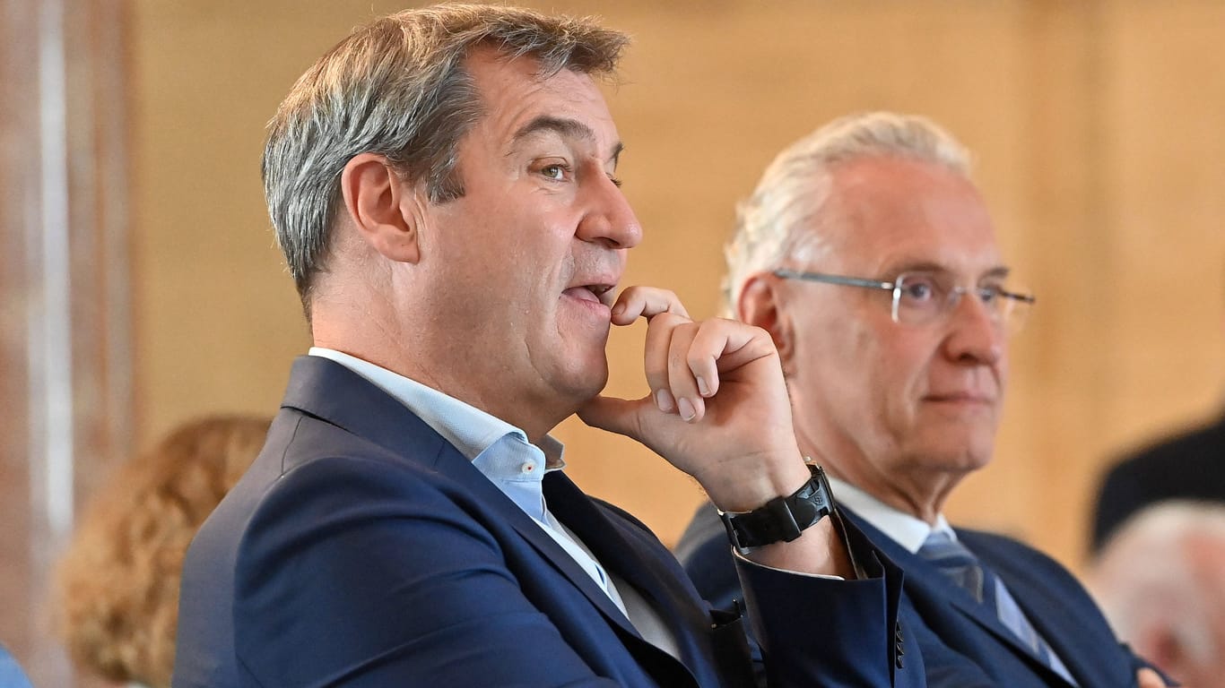 Bayerns Ministerpräsident Markus Söder und Innenminister Joachim Herrmann (beide CSU): Gegen ihr Polizeiaufgabengesetz laufen noch einige Klagen.