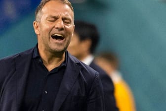 Hansi Flick ärgert sich: Scheidet das DFB-Team erneut in der Vorrunde einer Weltmeisterschaft aus?