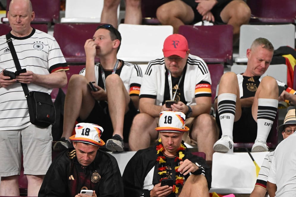 Deutsche Fans bei der WM in Katar: Nur wenige Anhänger der DFB-Elf sind in den Golfstaat gereist.