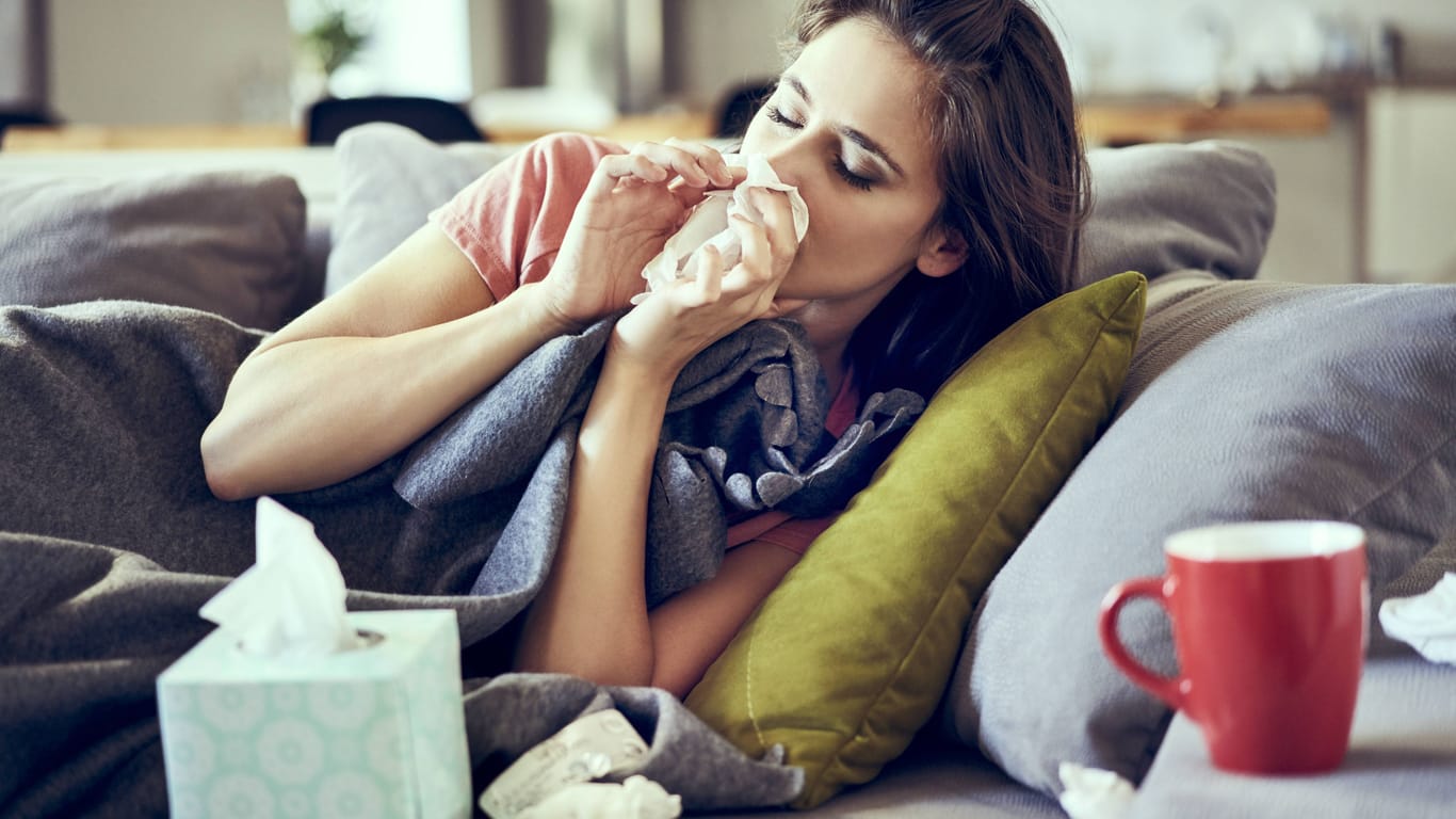 Atemwegserkrankung: Immer mehr Menschen erkranken derzeit an der Grippe.