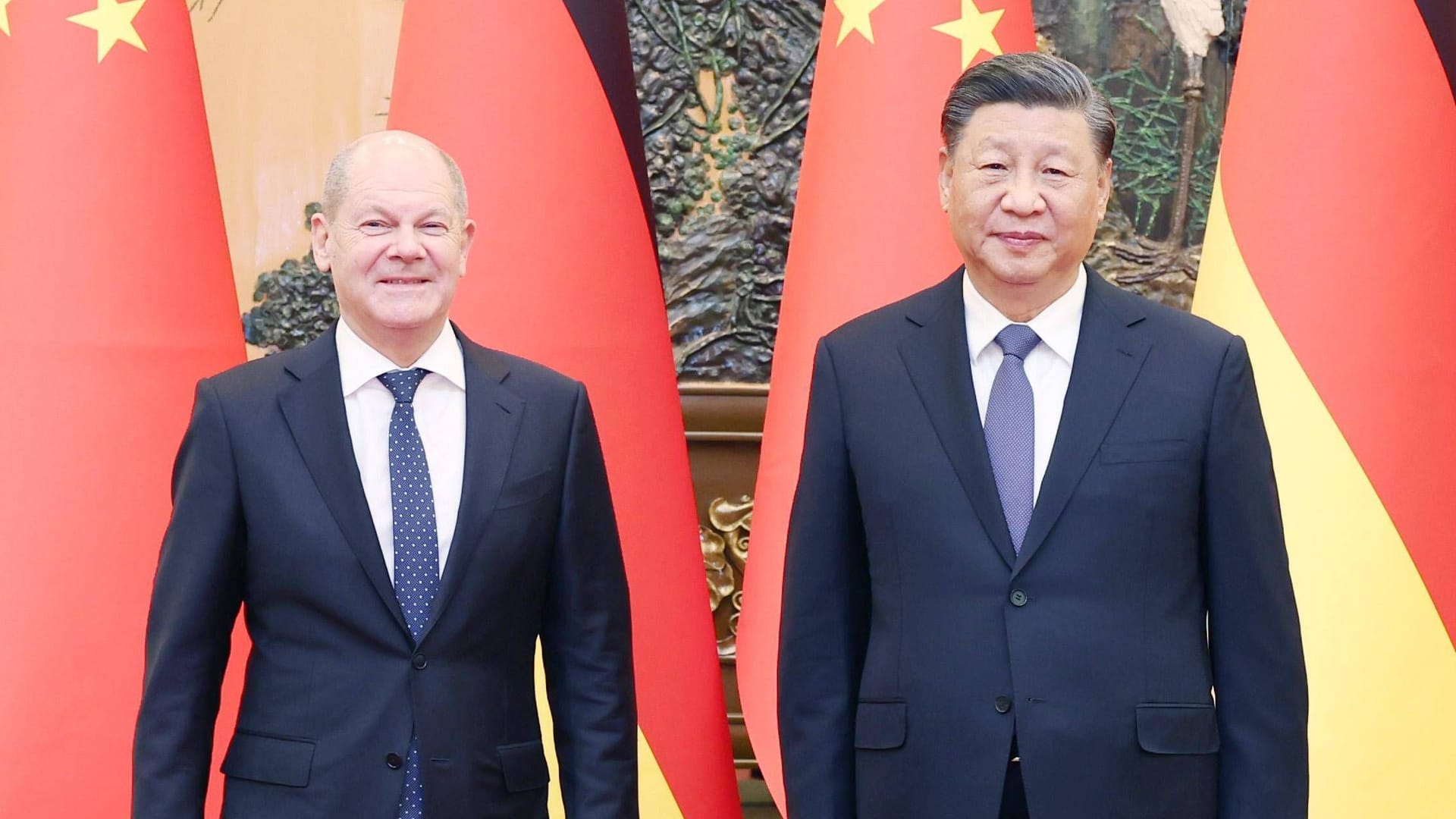 Olaf Scholz mit Xi Jinping bei dem Besuch des Bundeskanzlers in China.