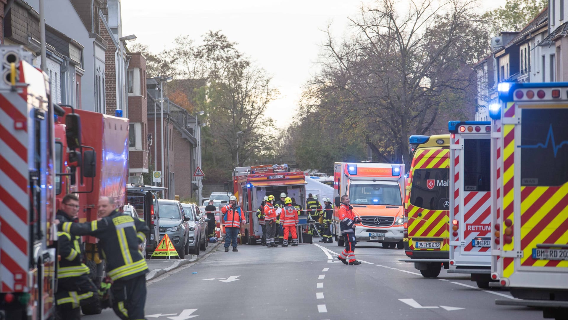 ABC-Einsatz in Jülich: Mehrere Menschen wurden verletzt.