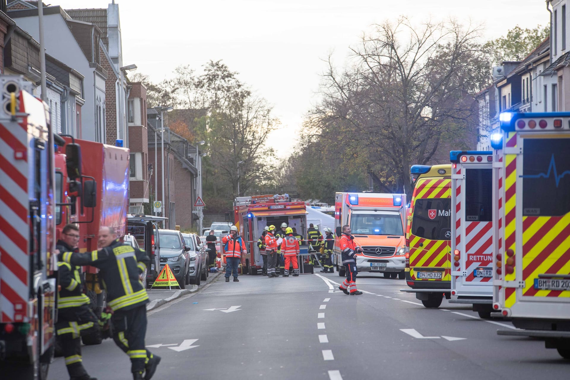 ABC-Einsatz in Jülich: Mehrere Menschen wurden verletzt.