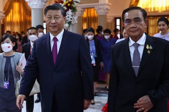 Xi Jinping, Prayuth Chan-ocha