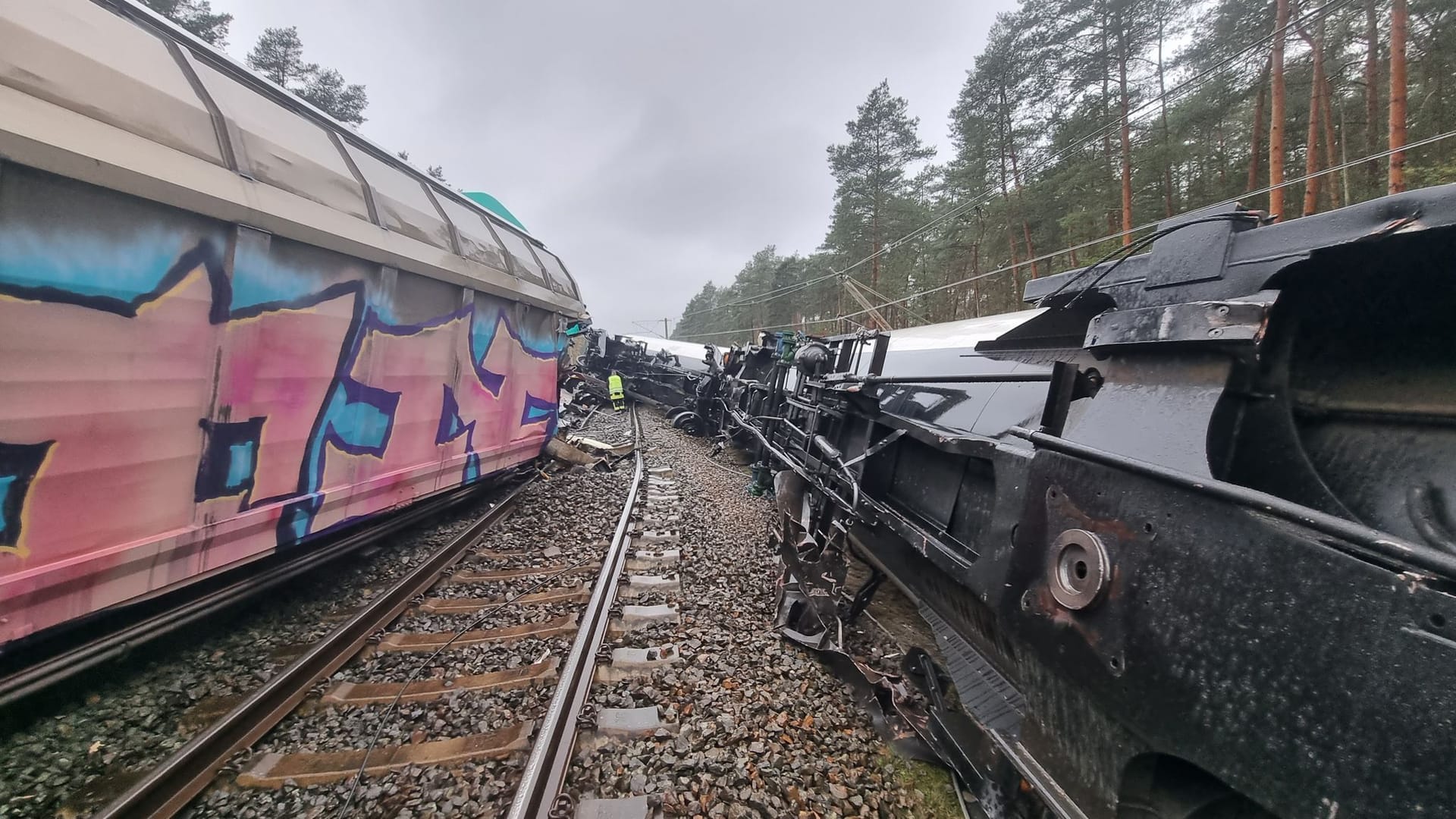 Unfallstelle in Gifhorn: Bislang konnten die Wracks nicht geborgen werden.