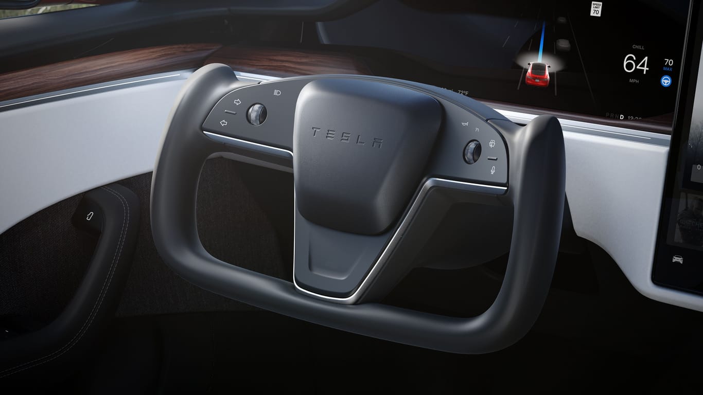 Lenkrad des Model S: Die Form ist bei Fans umstritten, könnte aber auch im Model 3 zum Einsatz kommen.