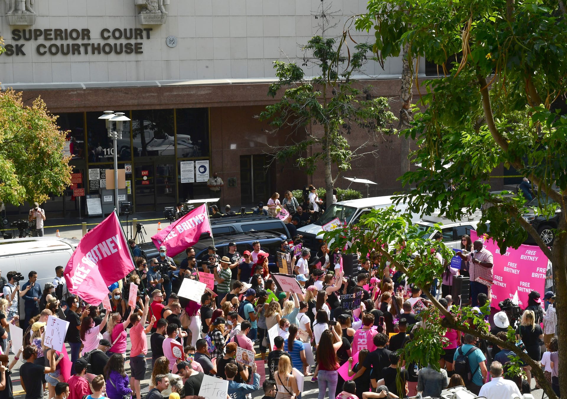 Anhänger der FreeBritney-Bewegung vor dem Gericht in Los Angeles im September 2021