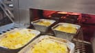 Industriell hergestellte Fertigprodukte enthalten meist viel Fett und Zucker und fördern die Gefäßverkalkung im Gehirn.