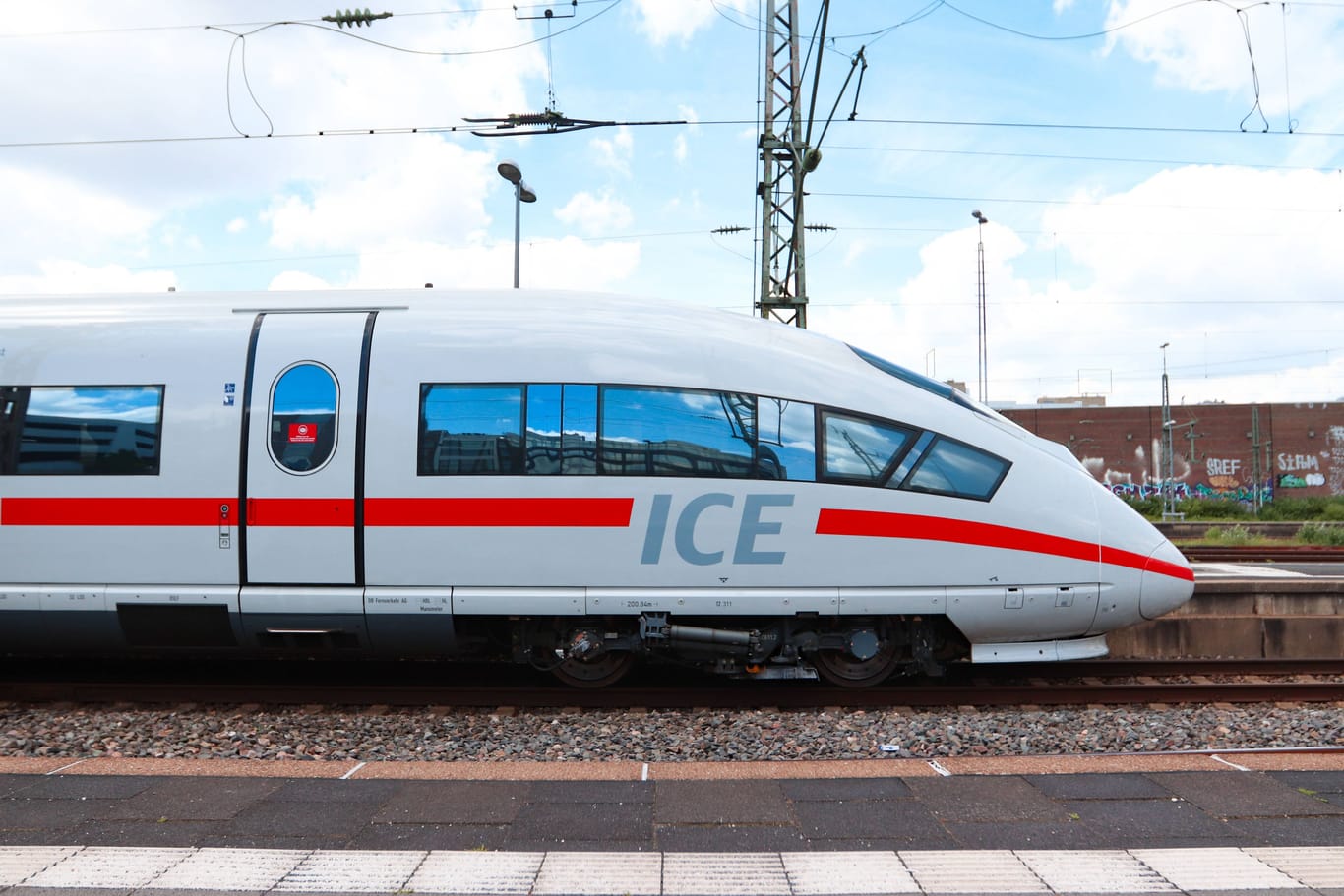 ICE der Deutschen Bahn (Archivbild): Der Konzern soll auch in Ägypten Hochgeschwindigkeitszüge betreiben.