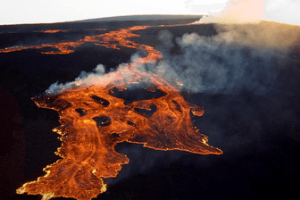 Der Ausbruch 1984: Jetzt strömt wieder Lava aus dem Mauna Loa auf Hawaii.