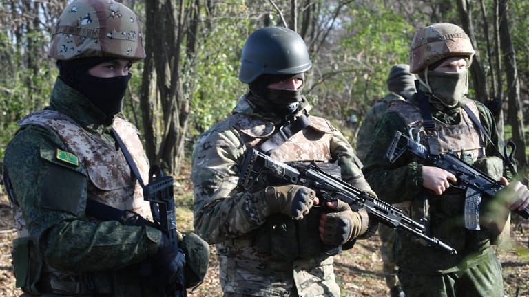 Russisches Militär: Friedensgespräche sind nicht in Sicht.