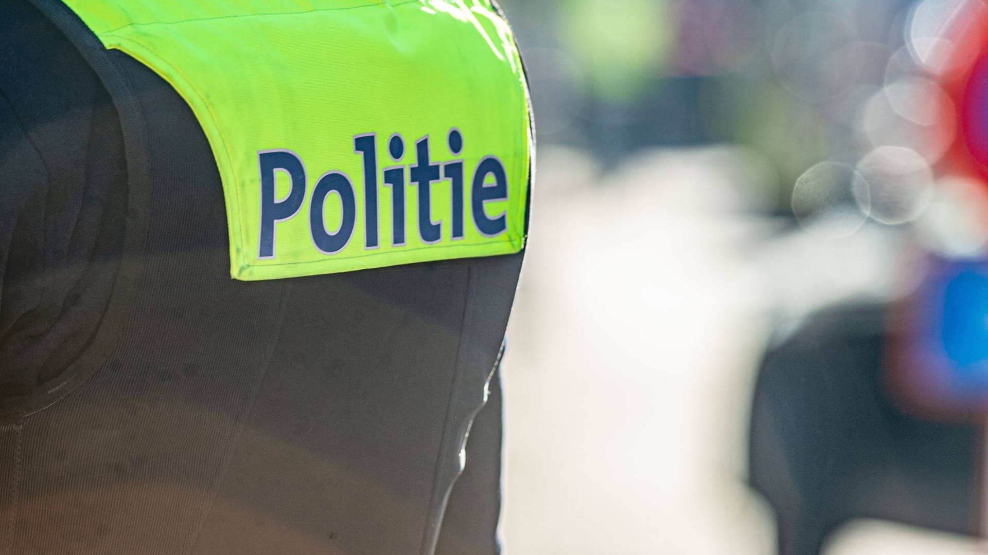 Polizeikräfte in Antwerpen (Symbolfoto): Vier Tatverdächtige wurde nach einem Kokain-Fund festgenommen. Polizeikräfte in Antwerpen (Symbolfoto): Vier Tatverdächtige wurde nach einem Kokain-Fund festgenommen.