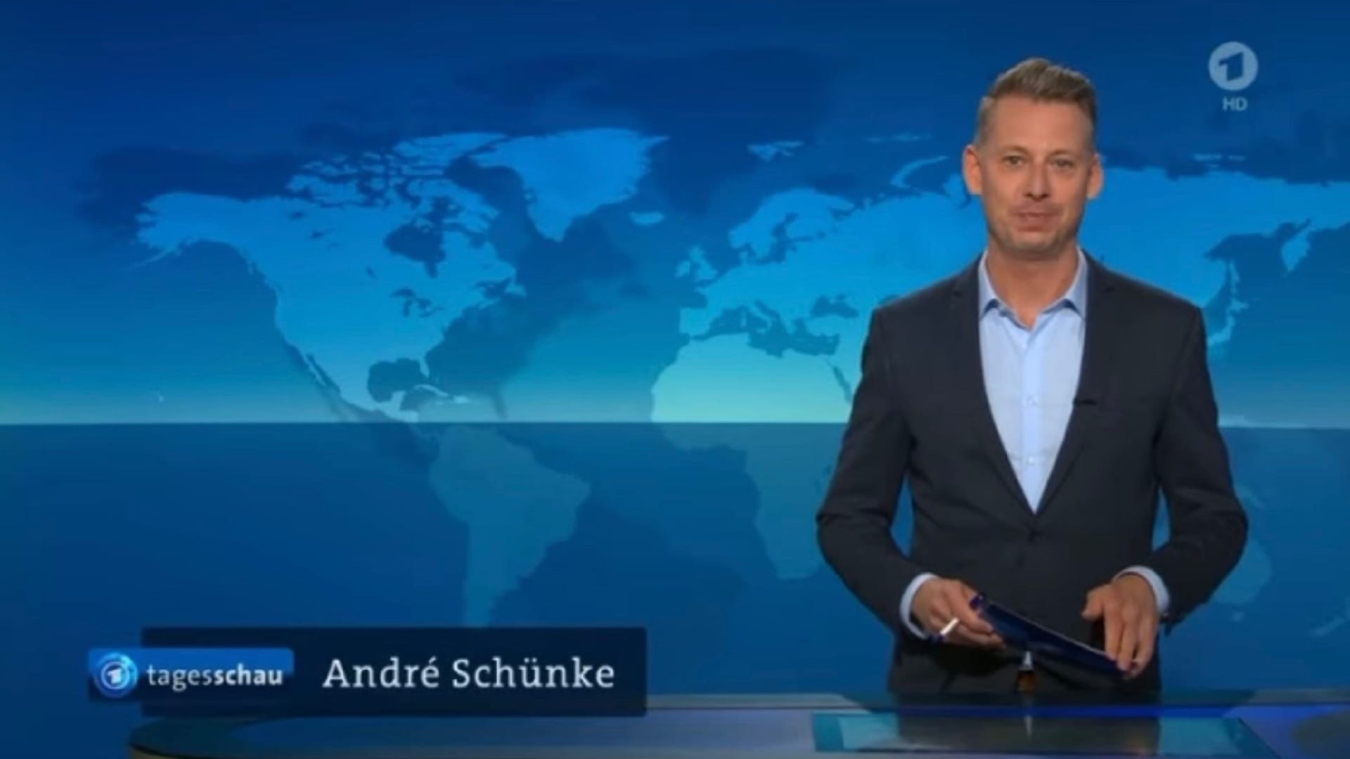 André Schünke: Der Nachrichtensprecher moderierte die "Tagesschau" ohne Schlips.