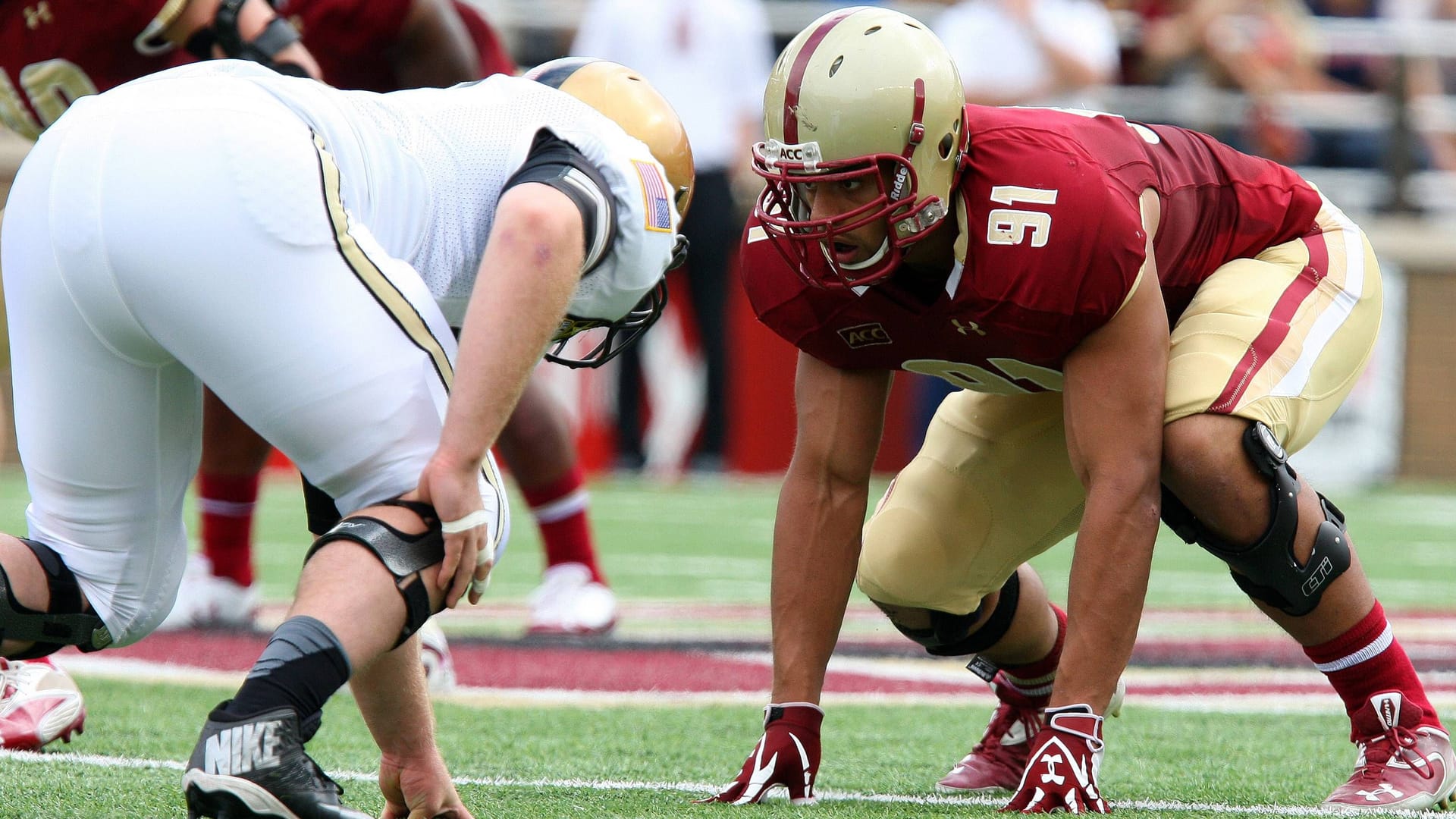 Volle Konzentration: Kasim Edebali 2013 im Trikot der Boston College Eagles. Ein Jahr später schaffte er den Sprung in die NFL.