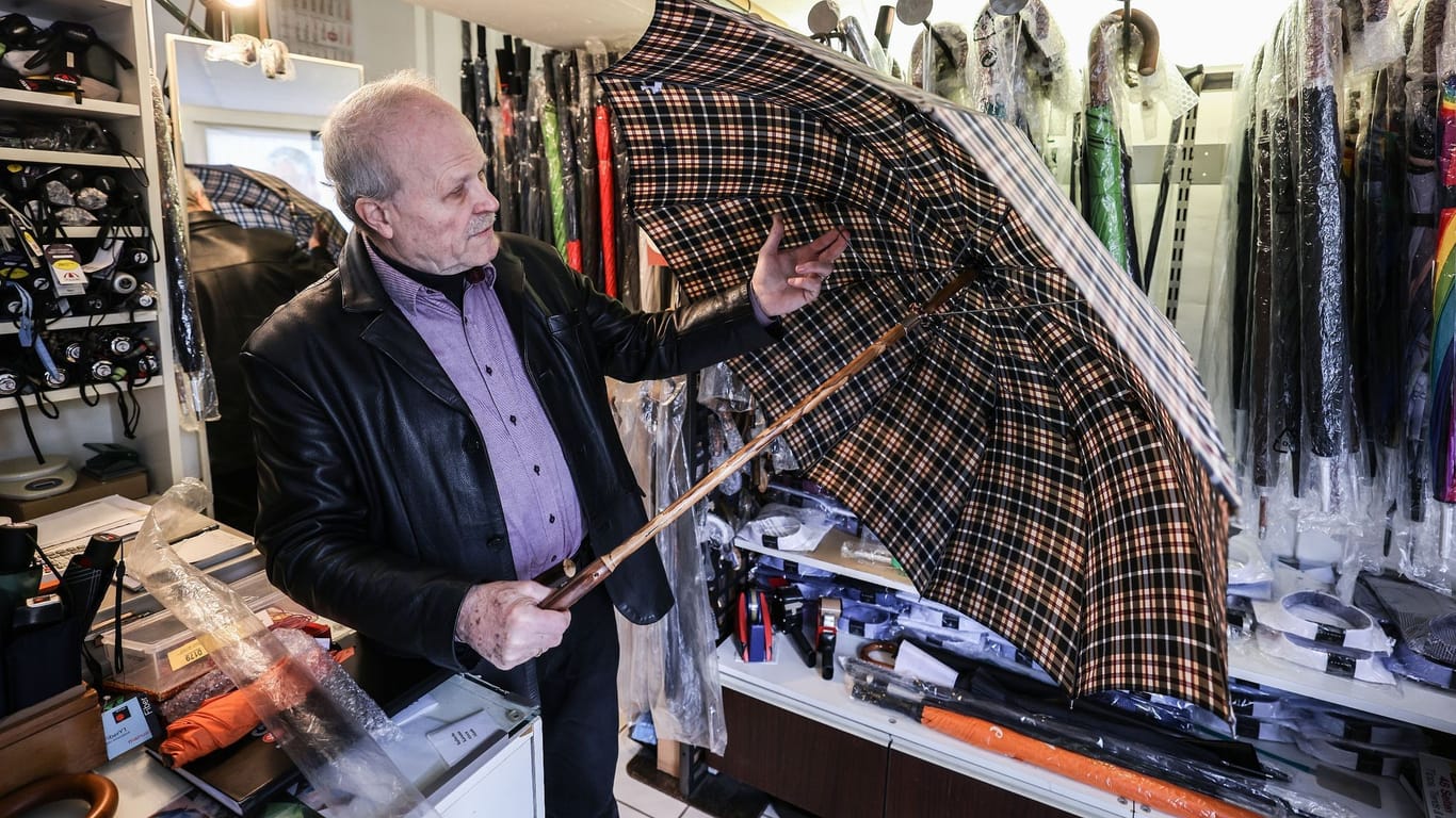 Regenschirmmacher mit Meistertitel
