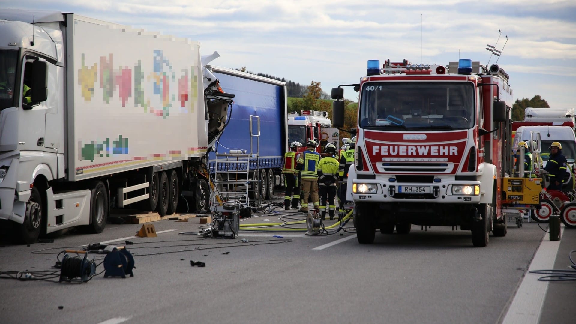 Ein schwerer Unfall hat sich auf der A9 nahe Nürnberg ereignet.
