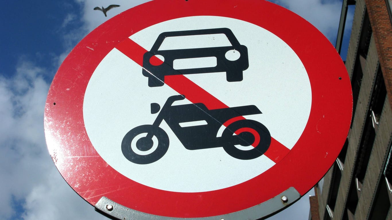 Autos und Motorräder verboten: Ob an manchen Tagen der Verkehr ruhen sollte, ist ein strittiges Thema.