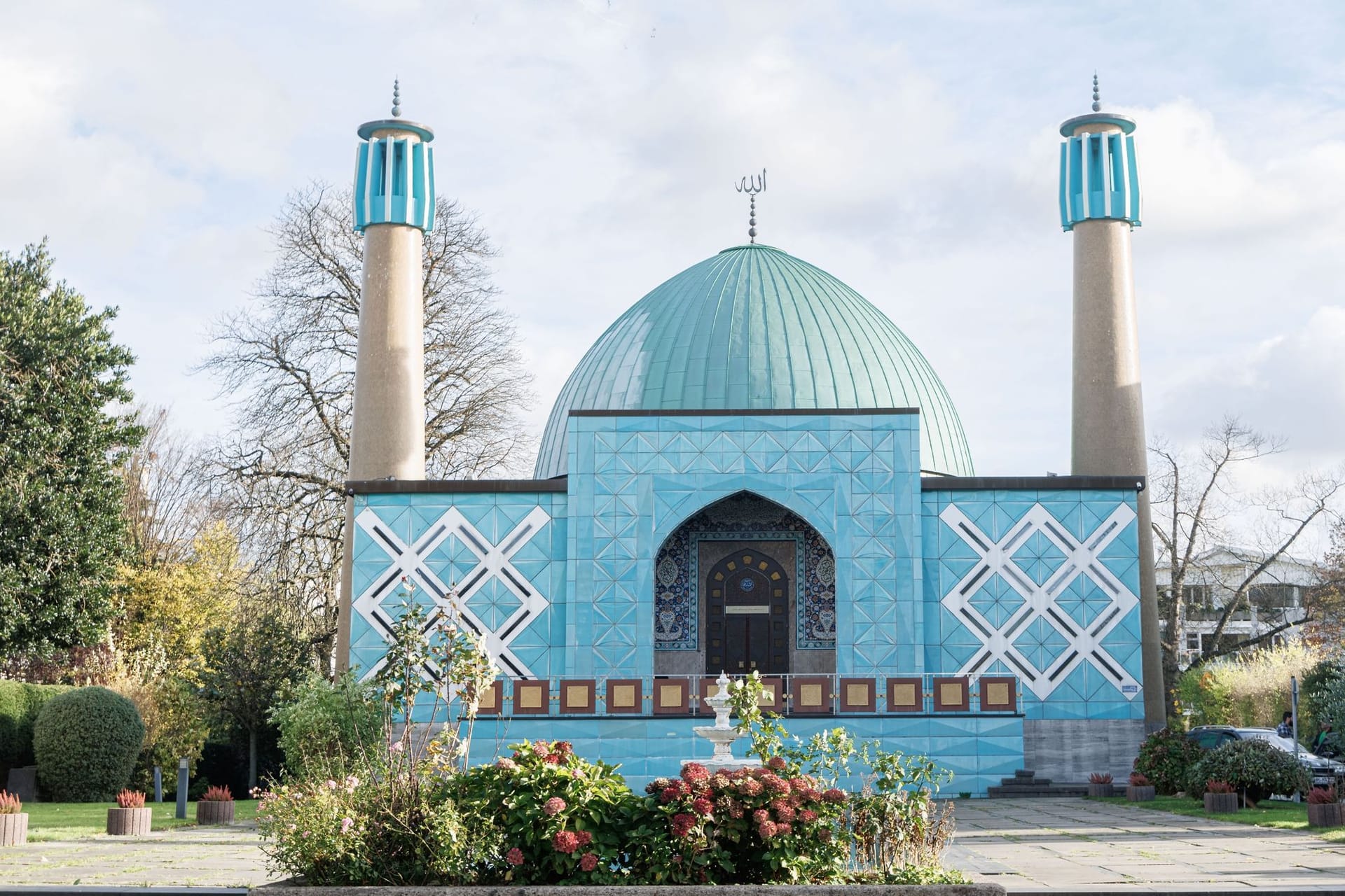 Das Islamische Zentrum Hamburg an der Außenalster (Archivbild): Abgeordnete von CDU und Grünen wollen ein Verbot.