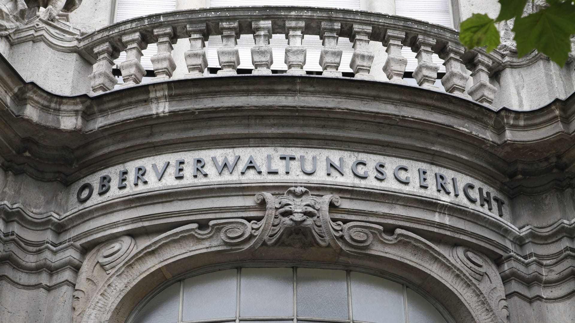 Oberverwaltungsgericht Berlin (Archivbild): nach dem Urteil darf der angehende Polizist seine Karriere nicht fortführen.