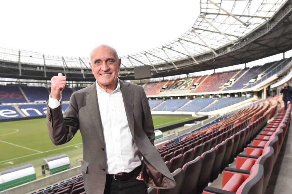 Martin Kind, damaliger Präsident des Fußball-Bundesligisten Hannover 96 (Hannover 96): Das Landgericht Celle hat dem Antrag des 78-Jährigen stattgegeben.
