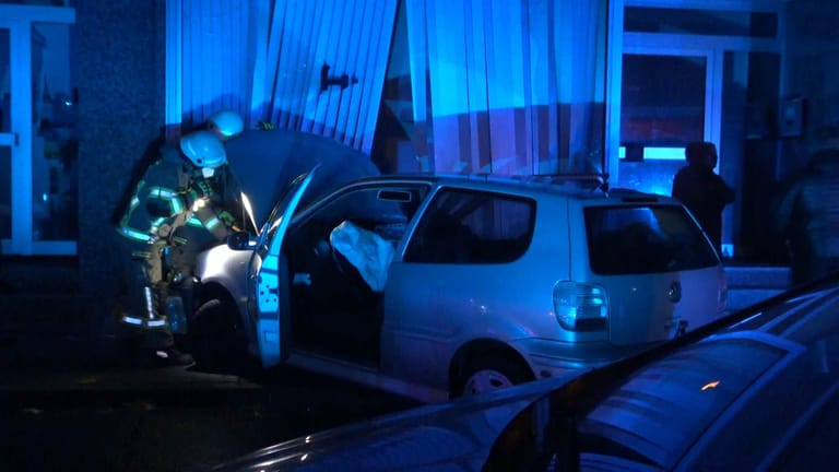 ﻿Der verunfallte Kleinwagen: Ein VW-Fahrer ist in Recklinghausen verunglückt.