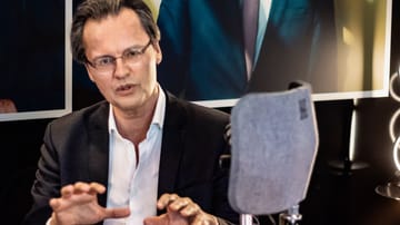 Medienforscher Bernhard Pörksen: Er deckt asynchron ab "Wahrheitskriege" im Internet